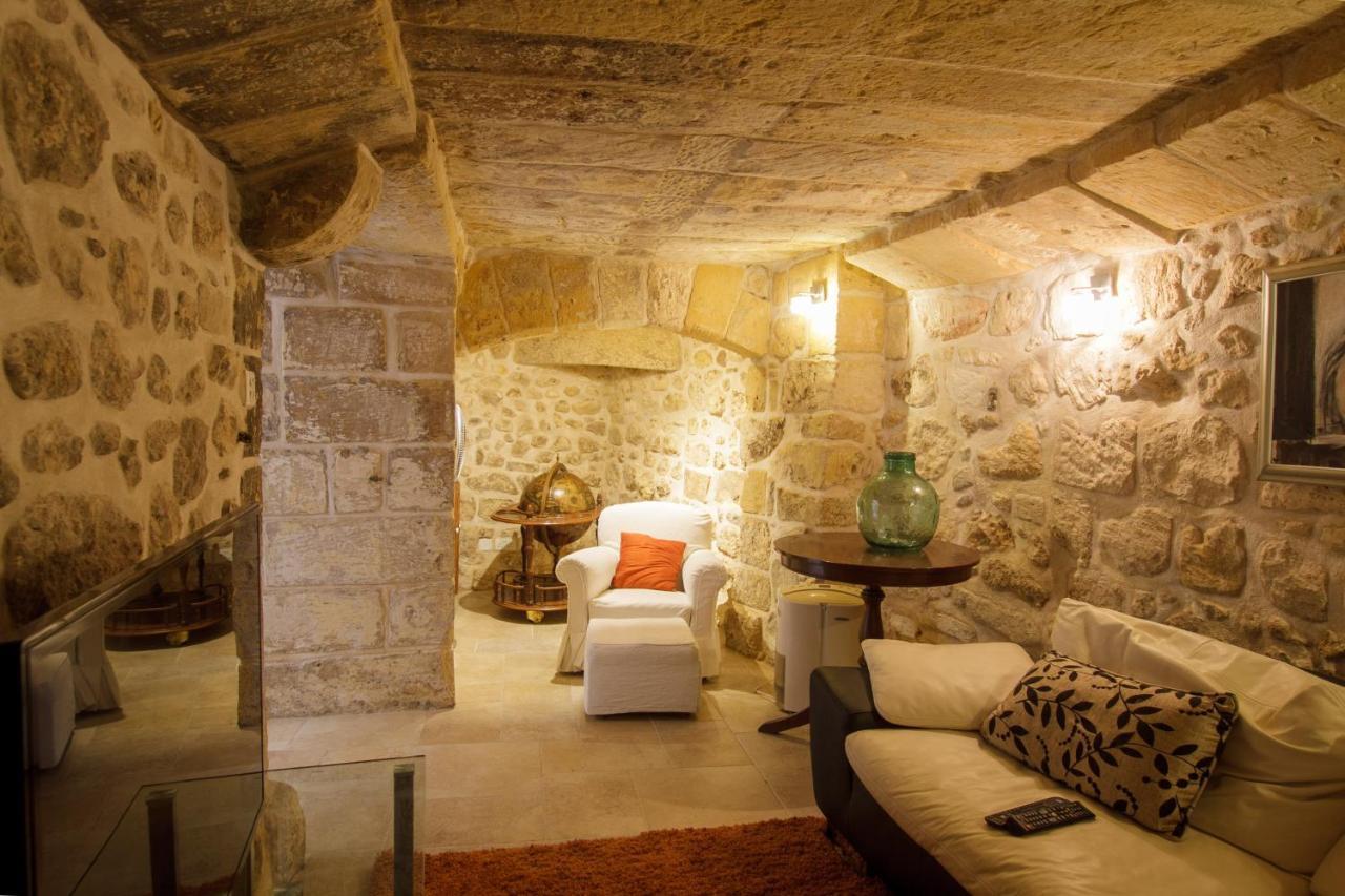 Town House Steeped In History Villa Rabat Eksteriør bilde
