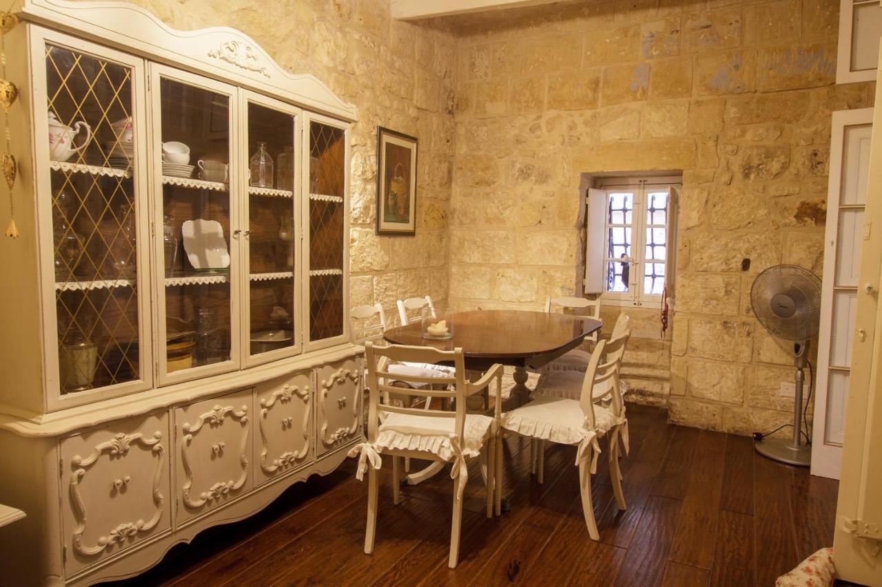 Town House Steeped In History Villa Rabat Eksteriør bilde