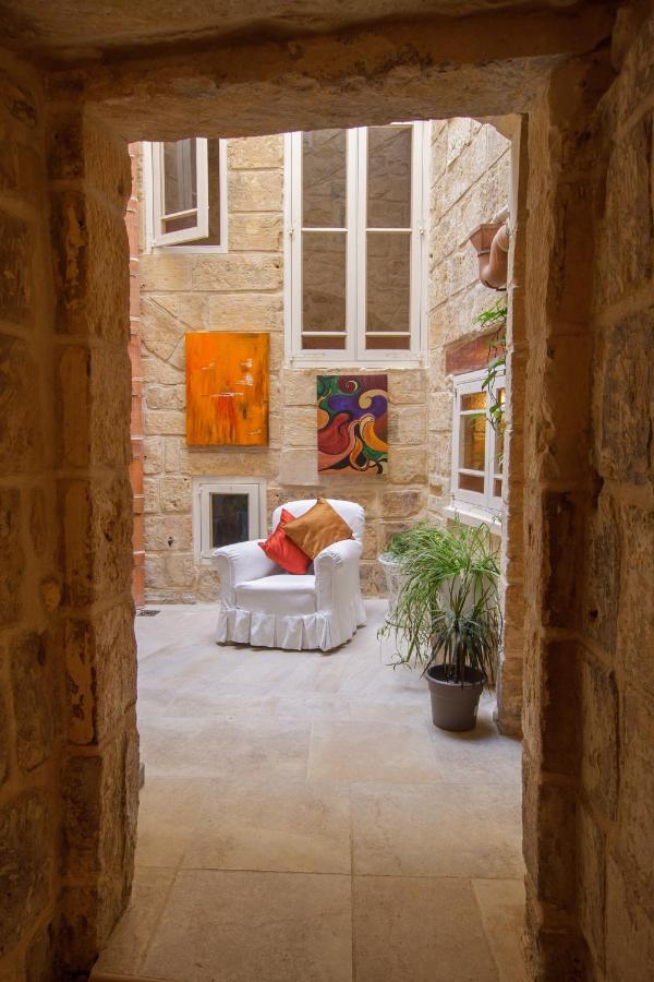 Town House Steeped In History Villa Rabat Eksteriør bilde